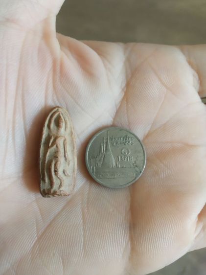 พระเนื้อดินพิมพ์เล็ก(พระปางลีลากำแพงเขย่งหรือพระปางลีลากำแพงเม็ดขนุน(หลังเรียบ)(170401)(ไม่ทราบพระเกจิที่สร้าง))พระบ้านพระเครื่องรางของมงคล รูปที่ 3