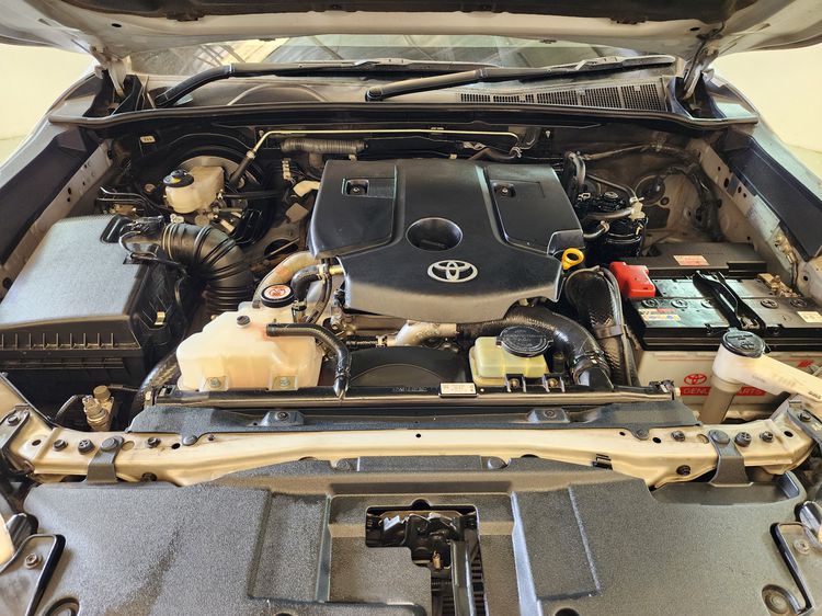 Toyota Hilux Revo 2018 2.4 J Plus Pickup ดีเซล ไม่ติดแก๊ส เกียร์ธรรมดา บรอนซ์เงิน รูปที่ 3