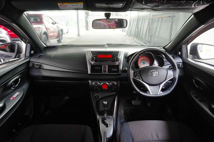Toyota Yaris 2015 1.2 J Sedan เบนซิน เกียร์อัตโนมัติ ดำ รูปที่ 4