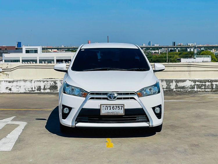 Toyota Yaris 2014 1.2 E Sedan เบนซิน ไม่ติดแก๊ส เกียร์อัตโนมัติ ขาว รูปที่ 2