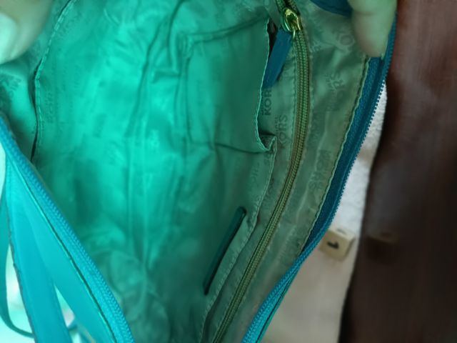 กระเป๋าสะพายยาวหนังแท้สีฟ้า mk รูปที่ 2