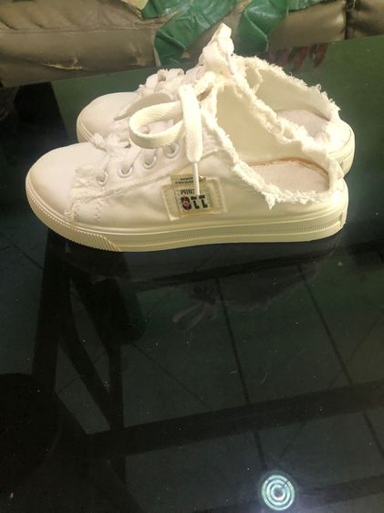 รองเท้าผ้าใบ รูปที่ 2