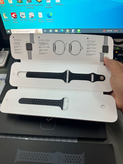  Apple Watch x Nike SE GPS 44mm Space Gray Aluminium อุปกรณ์ครบกล่องของใช้เอง รูปที่ 4
