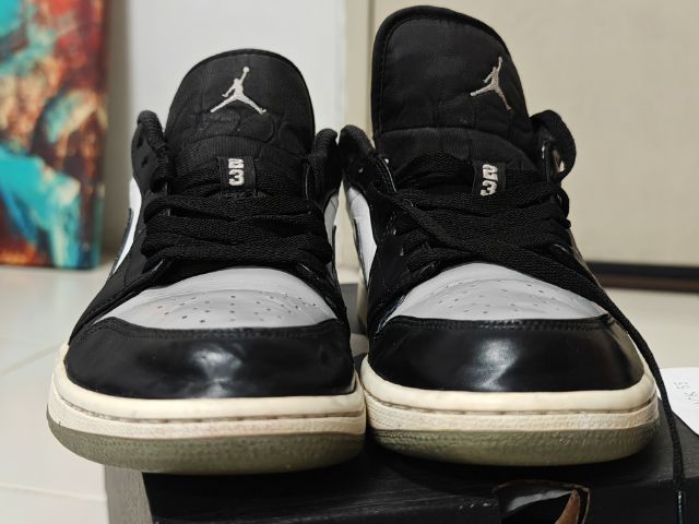 แท้ 💯 Nike Air Jordan 1 Low Grey Toe size

42 - 26.5cm รูปที่ 3
