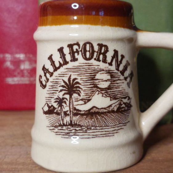 Vintage Stoneware Brown แก้วมัคแคลิฟอร์เนียสโตนแวร์ ทรงสูงสีน้ำตาล สีเบจวินเทจ มีหูจับ  เหมาะทั้งตกแต่งและใช้งานจริงครับ ☕️✨️ รูปที่ 2
