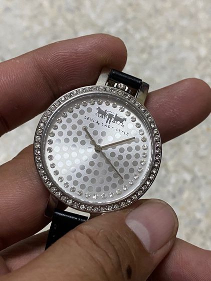 นาฬิกายี่ห้อ LEVI s ของแท้มือสอง เลดี้ สายหนังเปลี่ยนใหม่หัวสายเดิม 700฿ รูปที่ 3