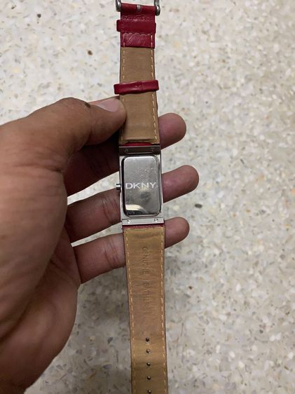 นาฬิกายี่ห้อ DKNY  ของแท้มือสอง สแตนเลสทั้งเรือน สายหนังเปลี่ยนใหม่หัวสายเดิม  700฿ รูปที่ 6