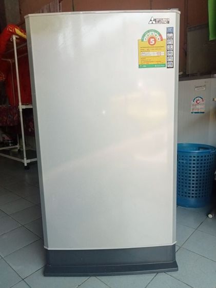 ตู้เย็น 1 ประตู MITSUBISHI  4.9 คิวใช้งานได้เย็นดีปกติครับ สภาพตู้เย็นดูได้ตามรูปที่ลงใว้ได้เลยนะครับ