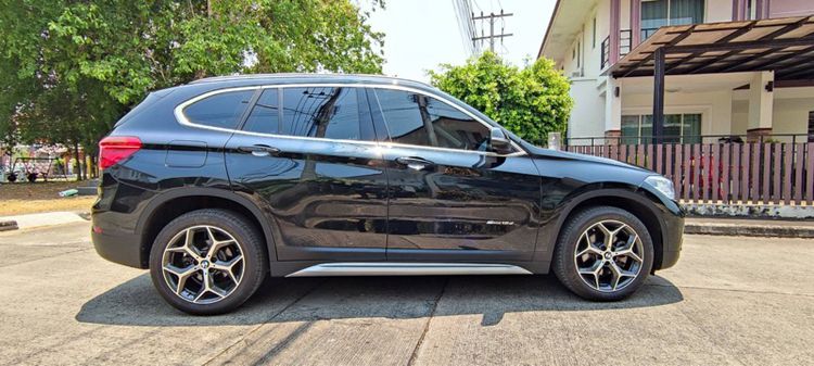 BMW X1 2016 2.0 sDrive18d xLine Utility-car ดีเซล ไม่ติดแก๊ส เกียร์อัตโนมัติ ดำ รูปที่ 2