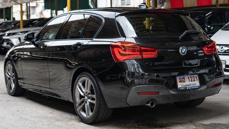 BMW Series 1 2017 118i Sedan เบนซิน ไม่ติดแก๊ส เกียร์อัตโนมัติ ดำ รูปที่ 3