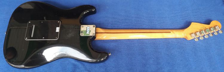 กีต้าร์ไฟฟ้า Fender stratocaster Made in Mexico รูปที่ 7