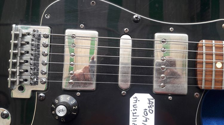 กีต้าร์ไฟฟ้า Fender stratocaster Made in Mexico รูปที่ 10