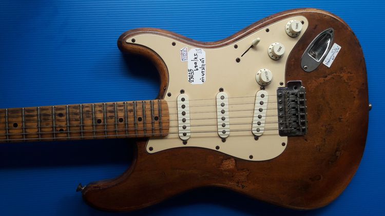 กีตาร์ไฟฟ้า FENDER STRATOCASTER MEXICAN ปี 1992 รูปที่ 2