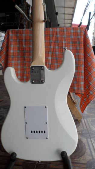 กีต้าร์ไฟฟ้า Gusta GST-01 HSS รูปที่ 16