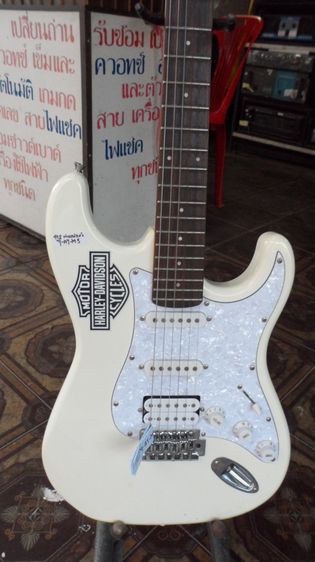 กีต้าร์ไฟฟ้า Gusta GST-01 HSS รูปที่ 2