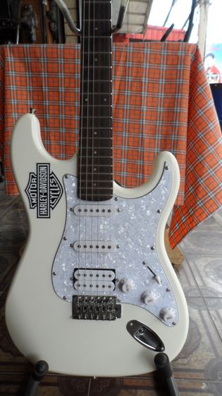 กีต้าร์ไฟฟ้า Gusta GST-01 HSS รูปที่ 11