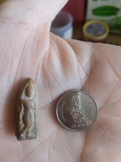 พระเนื้อดินเผาพิมพ์เล็ก(พระพิมพ์พระปางลีลากำแพงเขย่งหลังเรียบ(ไม่ค่อยสวย)(190403)(ไม่ทราบพระเกจิที่สร้าง))พระบ้านพระเครื่องรางของมงคล รูปที่ 4