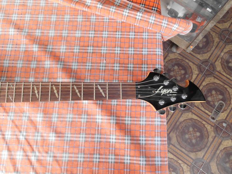 washburn lyon LPT80 Limited Edition  กีต้าร์ไฟฟ้า                                                                                            รูปที่ 3