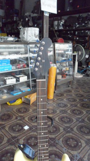 กีต้าร์ไฟฟ้า Rartrork ทรง Fender รูปที่ 3