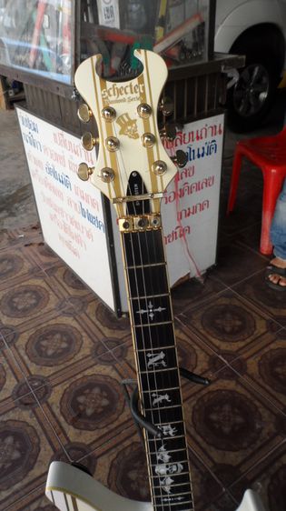 กีต้าร์ไฟฟ้า Schecter Diamond Series Synyster รูปที่ 3