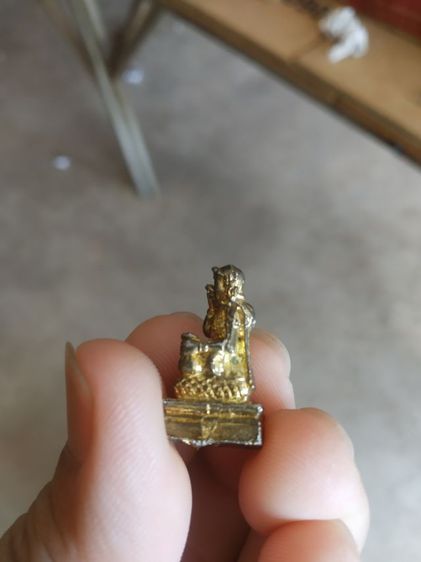 พระเนื้อโลหะกะไหล่ทองพิมพ์เล็ก(พระพิมพ์พระนางกวักเป็นพระรูปหล่อ(ไม่ทราบพระเกจิที่สร้าง)(190404))พระบ้านพระเครื่องรางของมงคล รูปที่ 12