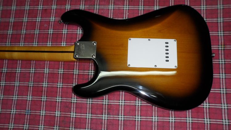 Squier  Vibe 50s Stratocaster รูปที่ 3