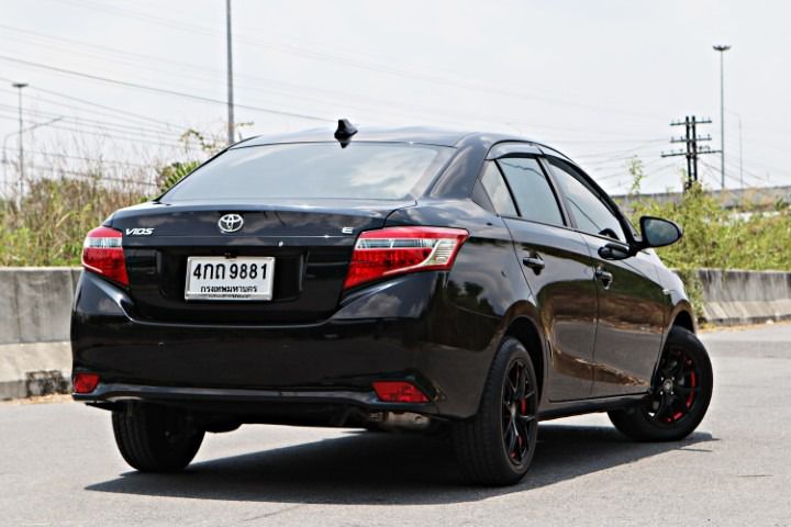 Toyota Vios 2015 1.5 E Sedan เบนซิน ไม่ติดแก๊ส เกียร์อัตโนมัติ ดำ รูปที่ 4