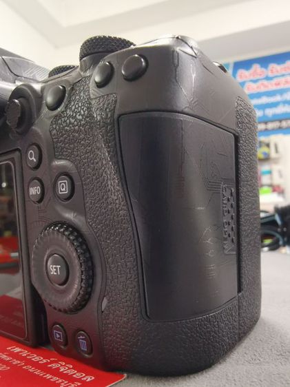  BODY  Canon EOS R6
สภาพใหม่ 85
การใช้งานสมบูรณ์เต็มระบบ
ชัตเตอร์ น้อยกว่า30000  ติดสติ๊กเกอร์ทั้งตัว
 อุปกรณ์  ครบตามรูป รูปที่ 4