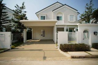 luxury home for rent in Bangna