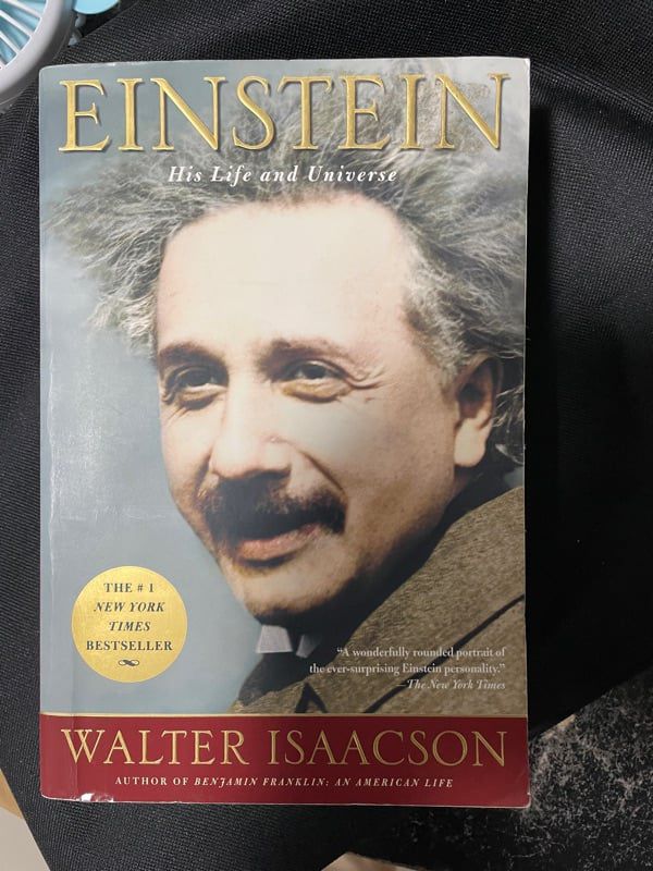 Einstein His Life and Universe  รูปที่ 1