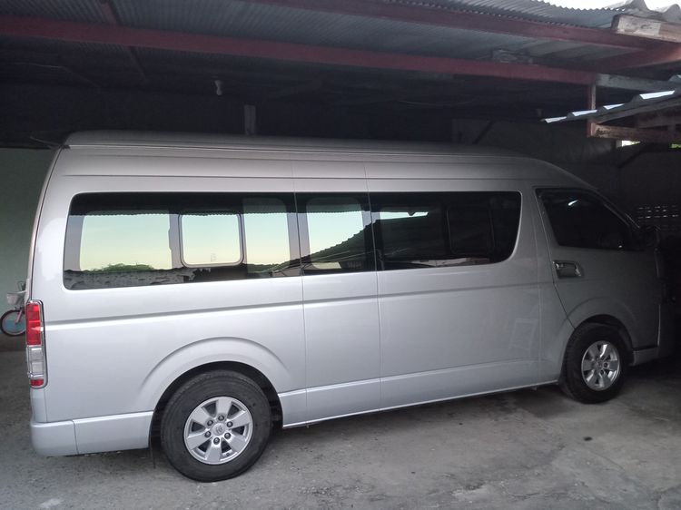 Toyota Commuter 2015 3.0 Van ดีเซล เกียร์อัตโนมัติ เทา รูปที่ 2
