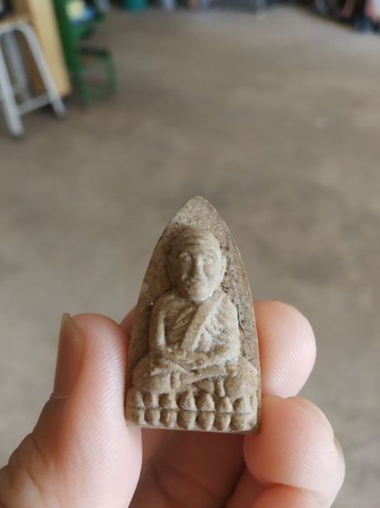 พระเนื้อว่านผสมผง(พระพิมพ์พระหลวงปู่ทวด(พระหลวงปู่เหรียญวรลาโภ)(วัดอรัญบรรพต)(จังหวัดหนองคาย)(ไม่ทราบปีสร้าง))พระบ้านพระเครื่องรางของมงคล รูปที่ 4