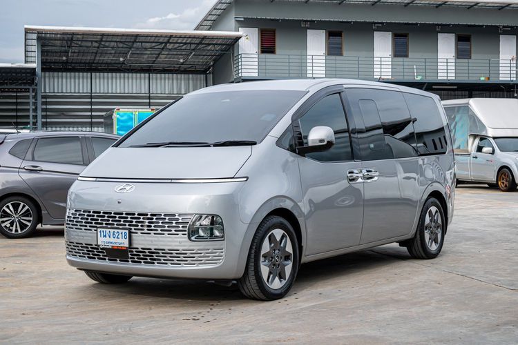 Hyundai Staria 2021 2.2 SEL Van ดีเซล ไม่ติดแก๊ส เกียร์อัตโนมัติ เทา