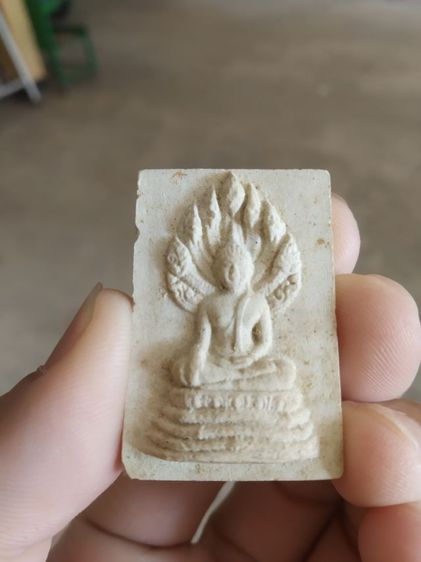 พระเนื้อว่านผสมผง(พระพิมพ์พระปางนาคปรก(พระหลวงปู่เหรียญวรลาโภ)(วัดอรัญบรรพตรุ่นศรัทธาบารมี)(จังหวัดหนองคายปี2539))พระเครื่องรางของมงคล รูปที่ 2