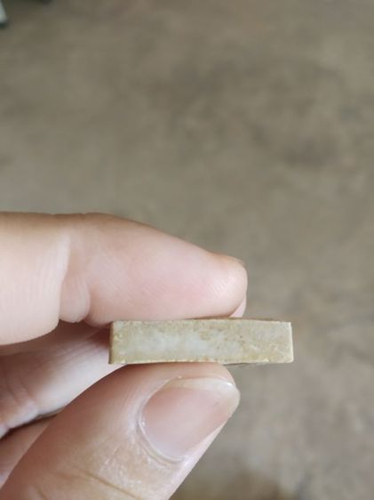 พระเนื้อว่านผสมเกสร(พระรูปเหมือนพระหลวงปู่เหรียญวรลาโภพิมพ์ขาโต๊ะ(วัดอรัญบรรพตรุ่นศรัทธาบารมี)(จังหวัดหนองคายปี2539))พักเครื่องรางของมงคล รูปที่ 16