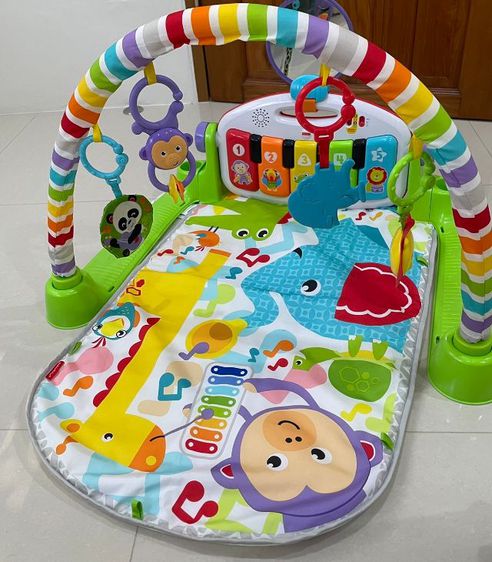 Fisher-Price Baby Playmat Deluxe Kick, Play Piano and Gym   รูปที่ 4
