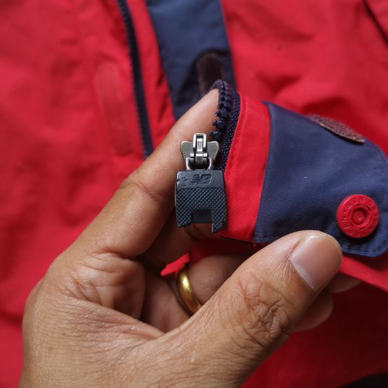 New Balance Windbreaker Full Zipper Jacket รอบอก 45” รูปที่ 9