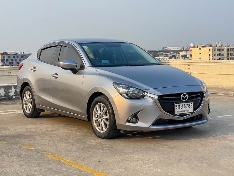 Mazda Mazda 2 2016 1.3 High Plus Sedan เบนซิน ไม่ติดแก๊ส เกียร์อัตโนมัติ เทา รูปที่ 2
