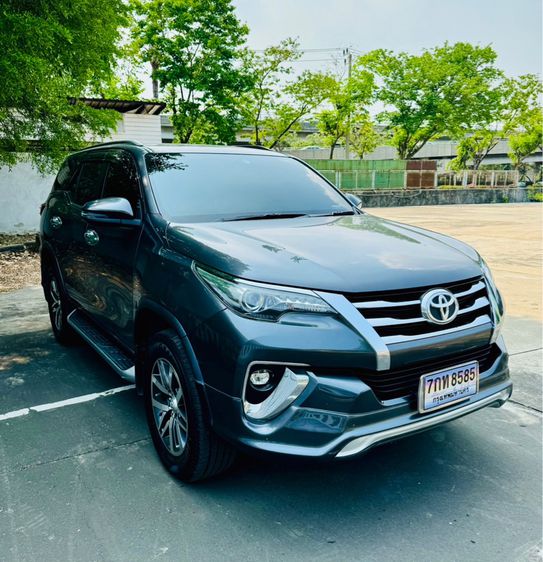 Toyota Fortuner 2019 2.4 V Utility-car ดีเซล ไม่ติดแก๊ส เกียร์อัตโนมัติ เทา รูปที่ 3