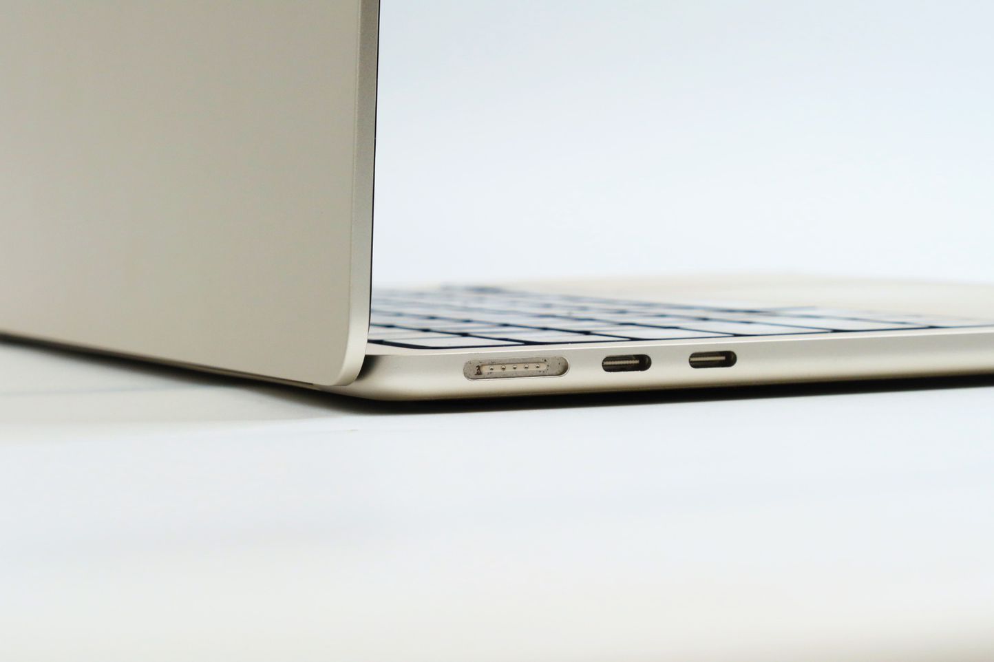  MacBook Air 13.6 inch ปี 2022 CPU M2 256GB สภาพดีใช้งานน้อย Apple Care+ ถึง 04 2569 -  ID24040034 รูปที่ 9