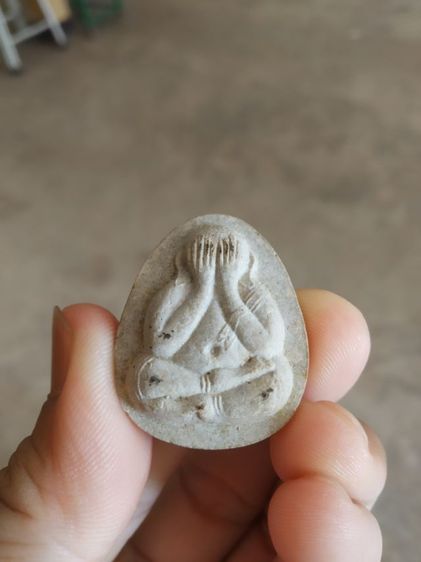 พระเนื้อมาหาว่านผสมเกสร(พระพิมพ์พระปิดตา(พระหลวงปู่เหรียญวรลาโภ)(วัดอรัญบรรพตรุ่นศรัทธาบารมี)(จังหวัดหนองคายปี2539)001)พระเครื่องรางของมงคล รูปที่ 3