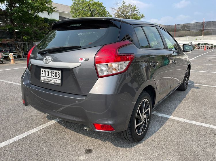 Toyota Yaris 2015 1.2 E Sedan เบนซิน ไม่ติดแก๊ส เกียร์อัตโนมัติ เทา รูปที่ 4