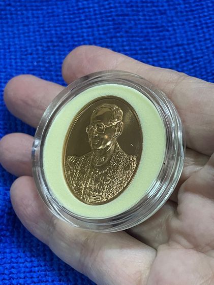 เหรียญทองแดง ร.9 ที่ระลึก 100 ปี รพ. จุฬาลงกรณ์ สภากาชาดไทย รูปที่ 5