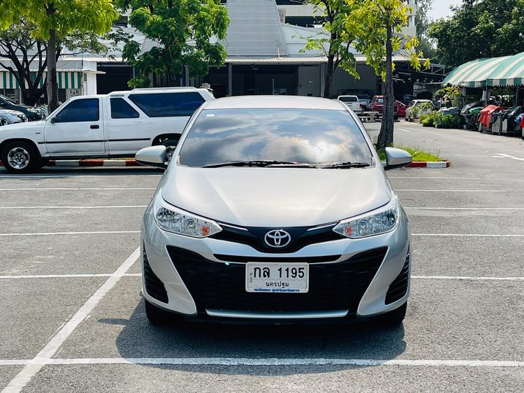 Toyota Yaris 2019 1.2 Entry Sedan เบนซิน ไม่ติดแก๊ส เกียร์อัตโนมัติ เทา รูปที่ 2