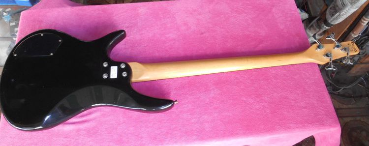 กีต้าร์เบสไฟฟ้ามือสอง Ibanez SoundGear รูปที่ 3