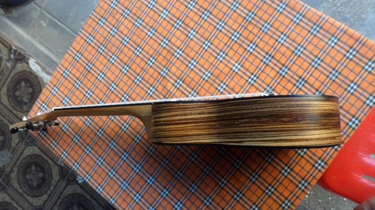 Lanikai อูคูเลเล่ Tenor ไม้ Solid Spruce + สาย Aquila Nylgut รูปที่ 4