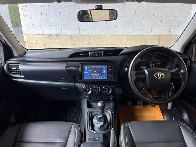 Toyota Hilux Revo 2022 2.4 Entry Pickup ดีเซล เกียร์ธรรมดา ขาว รูปที่ 4