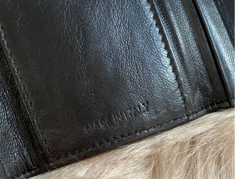 Prada Leather and Nylon Key Case ของแท้ รูปที่ 4