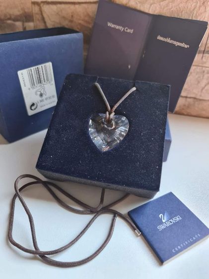 Swarovski  Crystal Clear JEWELRY LOVE Heart Engraved Pendant  Size: 1.25"   รูปที่ 2