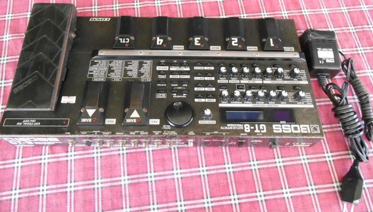 เอฟเฟคกีต้าร์ Boss GT-8 รูปที่ 3